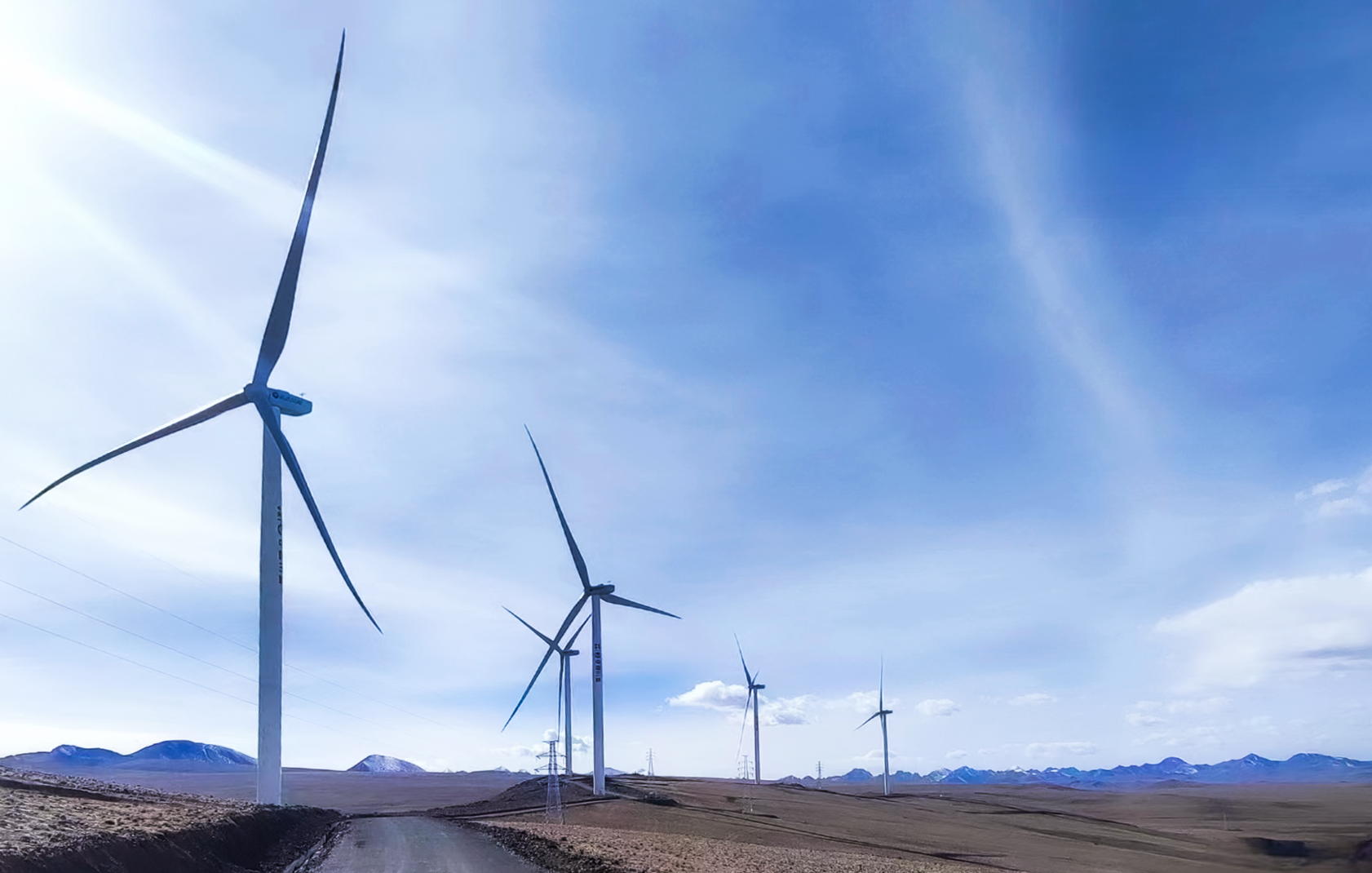 10天完成8臺機(jī)組調(diào)試！威尼斯9499登錄入口機(jī)組再創(chuàng)超高海拔風(fēng)電建設(shè)奇跡