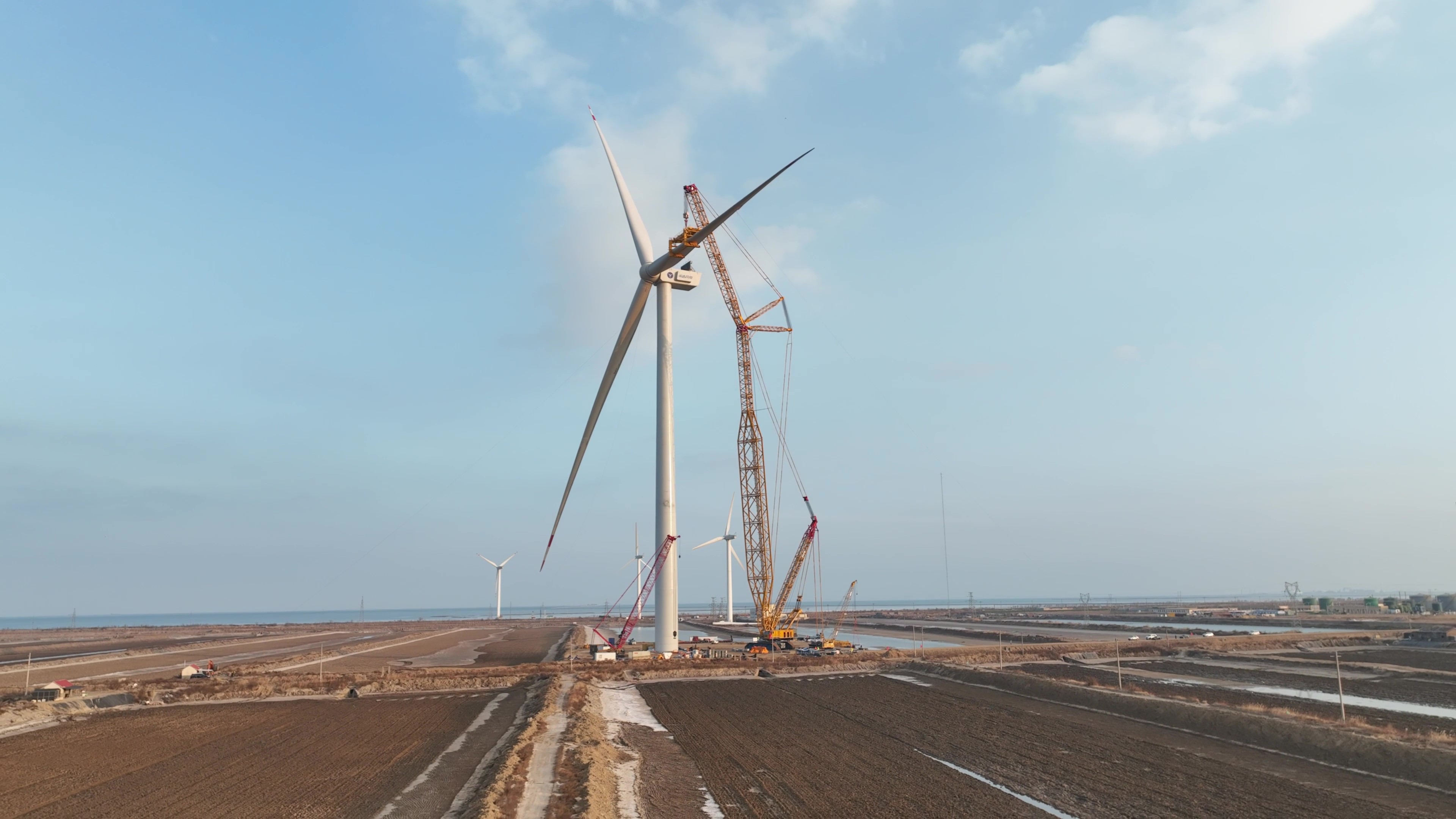 經(jīng)年打磨今朝亮劍！威尼斯9499登錄入口股份深遠(yuǎn)海16MW&ldquo;海鷹&rdquo;平臺(tái)吊裝成功